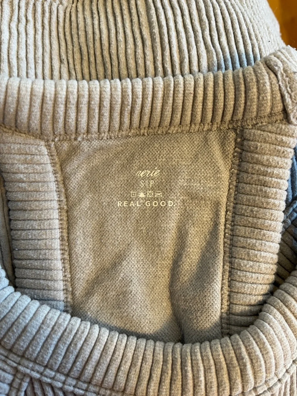 Aerie high neck ribbed grey cropped tank top - Picture 4 of 4